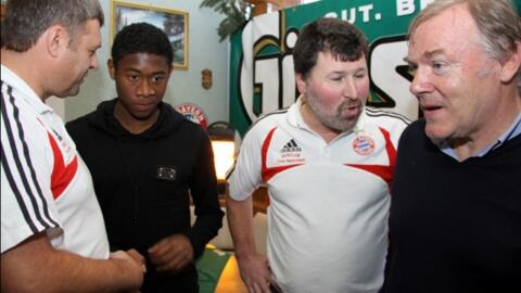 David Alaba und Hermann Gerland zu Besuch beim Fanclub Hausruckviertel