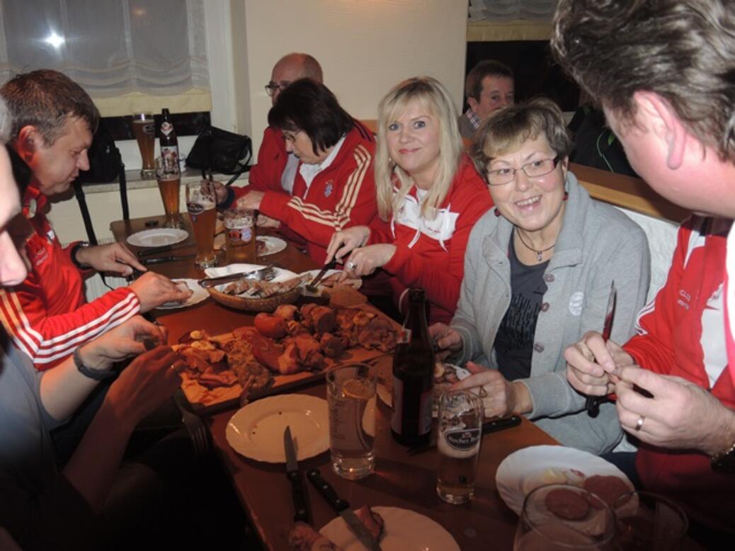 Christbaumversteigerung beim Fanclub Seehaus