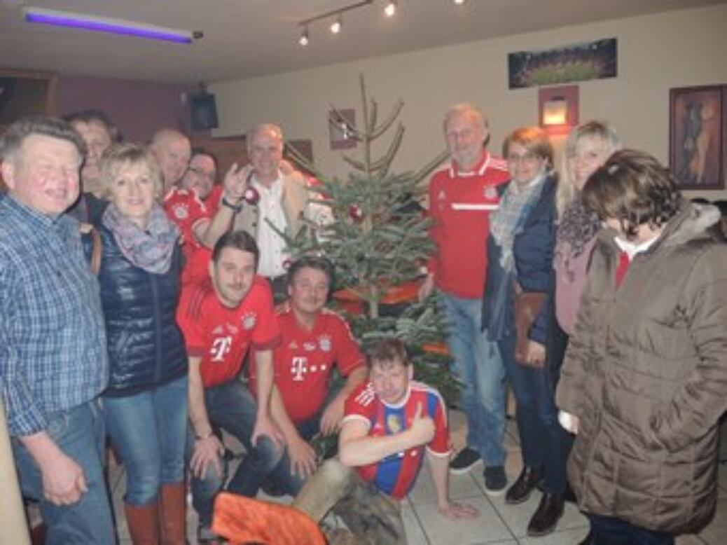 Christbaumversteigerung beim Fanclub Seehaus