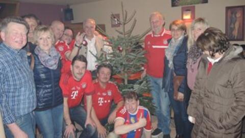 Christbaumversteigerung beim Fanclub Seehaus