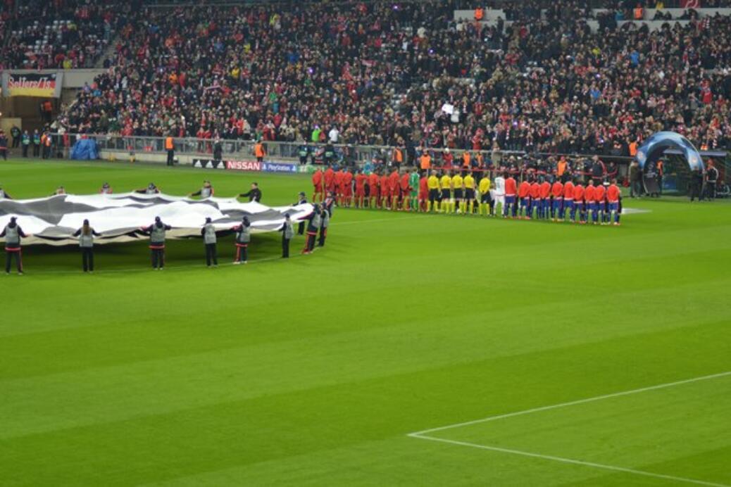 FC BAYERN – Olympiakos Piräus