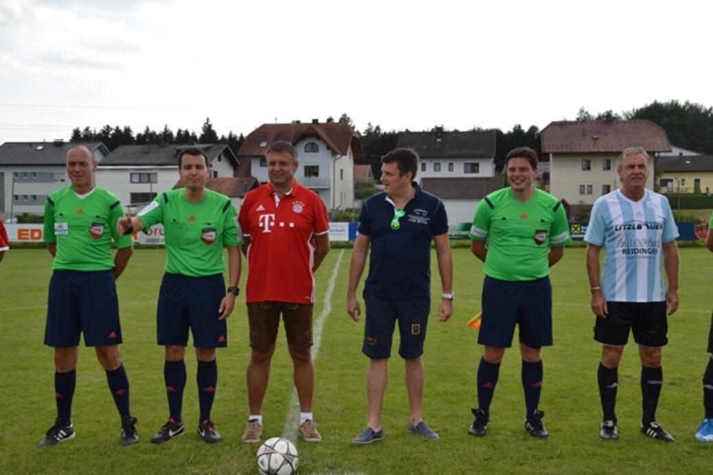 Promi Spiel gegen Fanclub Auswahl