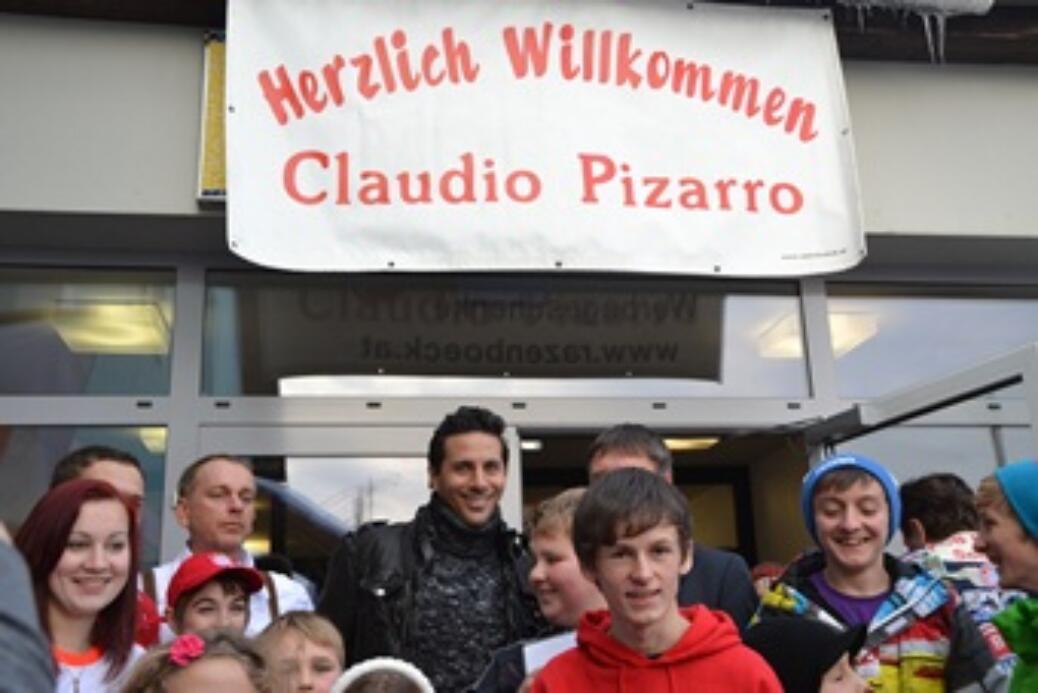 Weihnachtsfeier 2012 und Besuch von “Claudio Pizarro” und “Walter Ablinger”