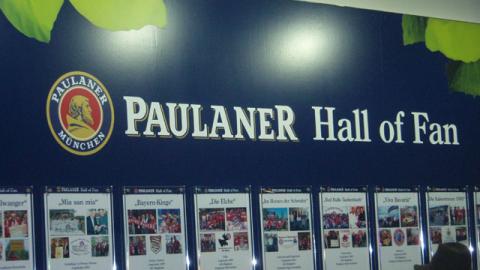 Aufnahme in die “Hall of Fan…” im Paulaner Restaurant in der Allianz-Arena