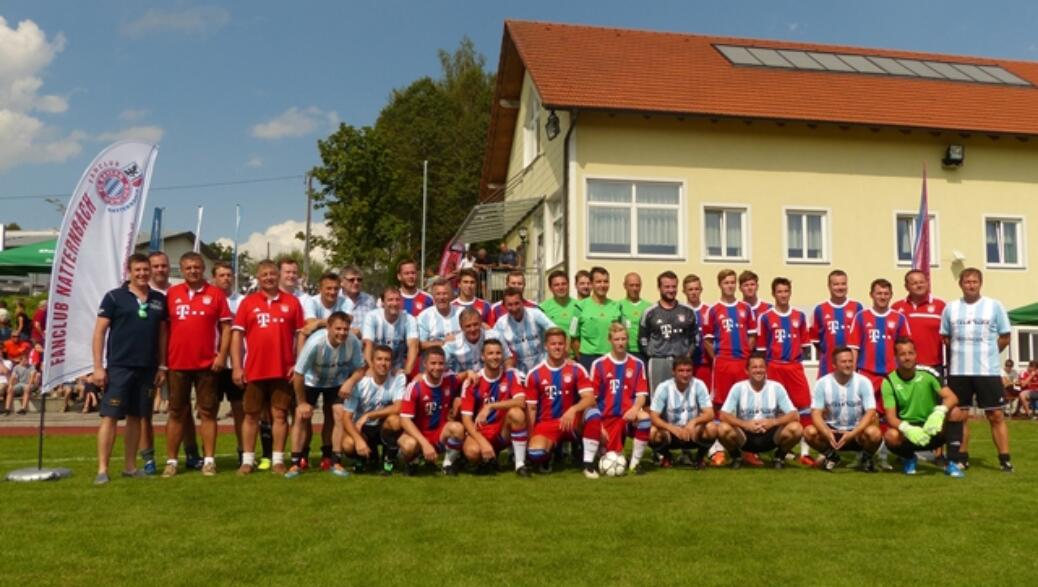 Promi Spiel gegen Fanclub Auswahl