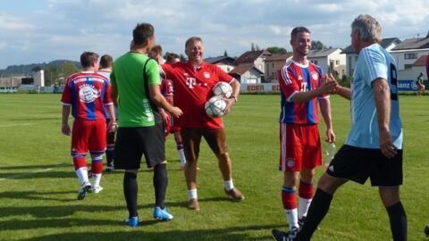 Promi Spiel gegen Fanclub Auswahl