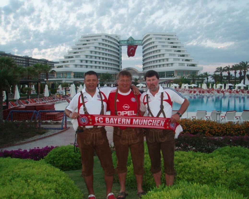 Bayern-Fanclubmitglieder auf Urlaubsreise in der Türkei