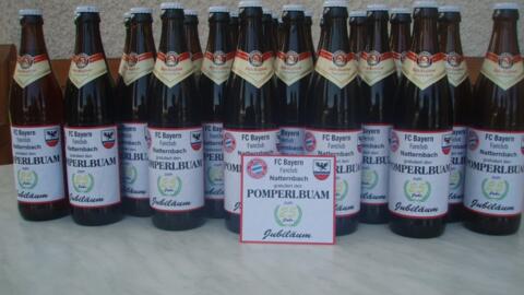Der Fanclub gratuliert den Pomperlbuam zum 25-Jahr-Jubliäum