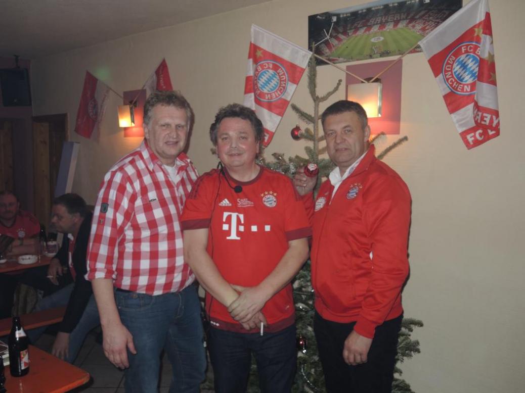 Christbaumversteigerung beim Fanclub Seehaus