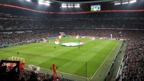 FC BAYERN  vs  Schalke 04  (Pokal)