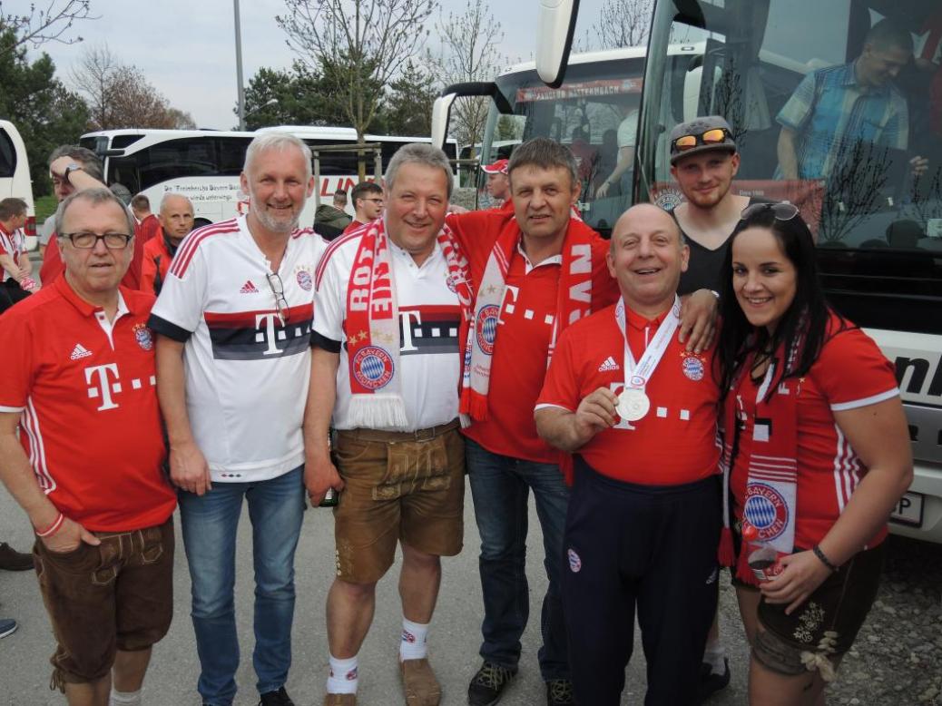 FC BAYERN  vs  FC Augsburg