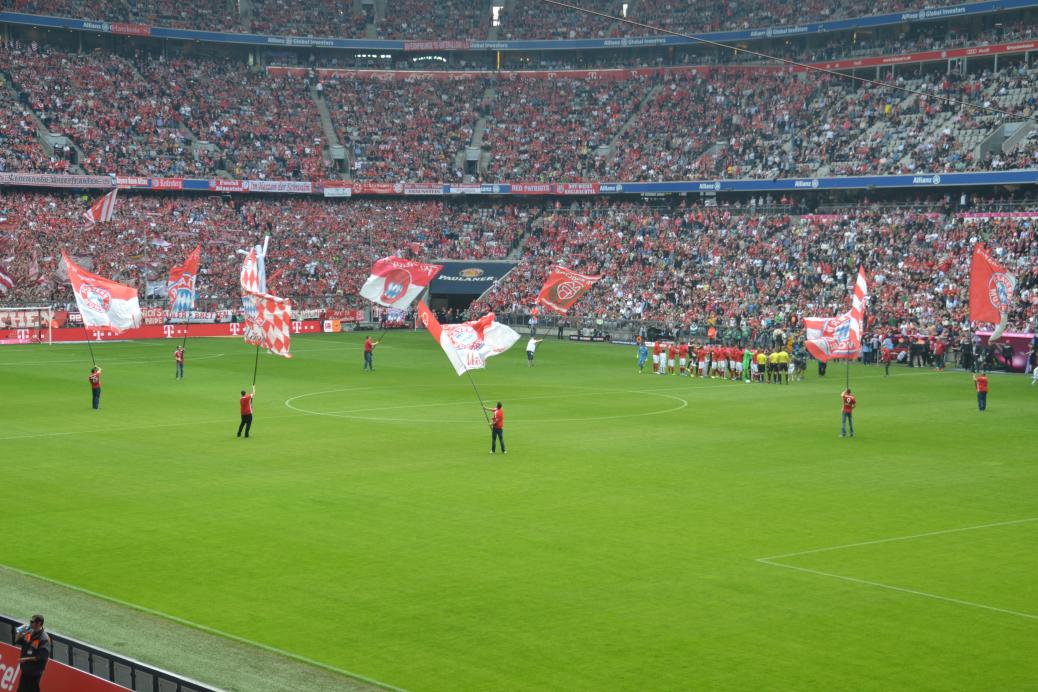 FC BAYERN  vs  FC Augsburg