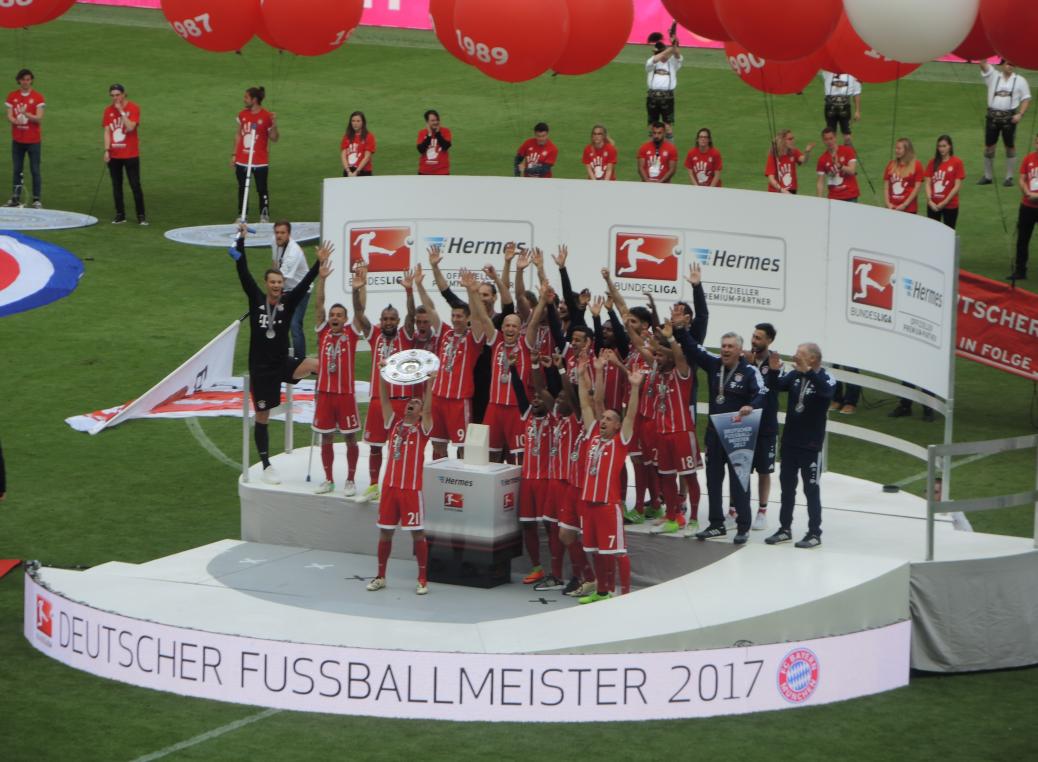 FC BAYERN  vs  SC Freiburg