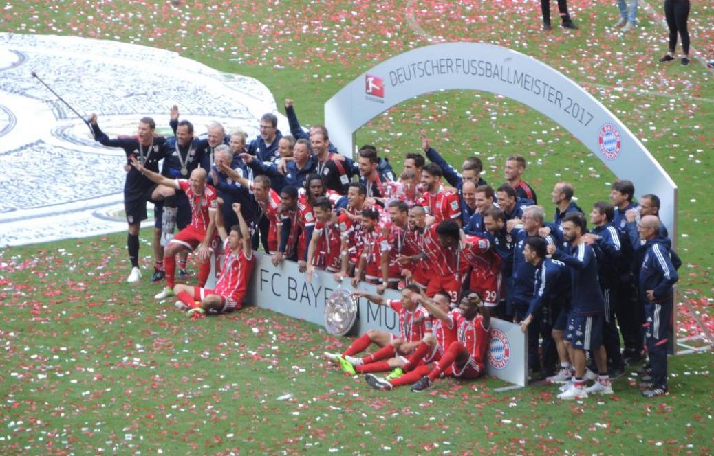 FC BAYERN  vs  SC Freiburg