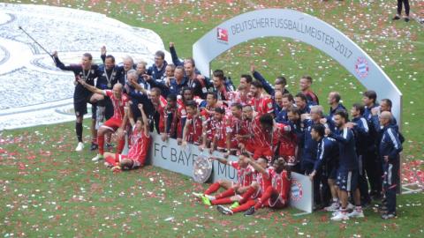 FC BAYERN  vs  SC Freiburg