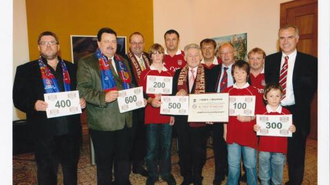 Ehrung unseres Landeshauptmannes Dr. Josef Pühringer als 500. Mitglied unseres Fanclubs