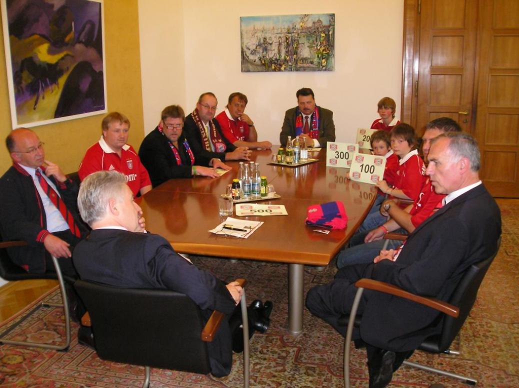 Ehrung unseres Landeshauptmannes Dr. Josef Pühringer als 500. Mitglied unseres Fanclubs