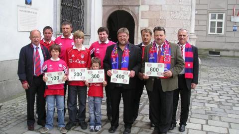 Ehrung unseres Landeshauptmannes Dr. Josef Pühringer als 500. Mitglied unseres Fanclubs