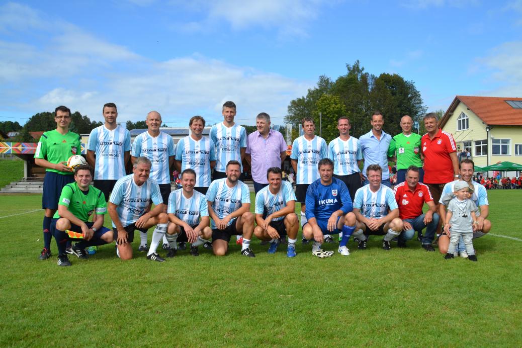 Fussball Legenden vs Fanclub Auswahl