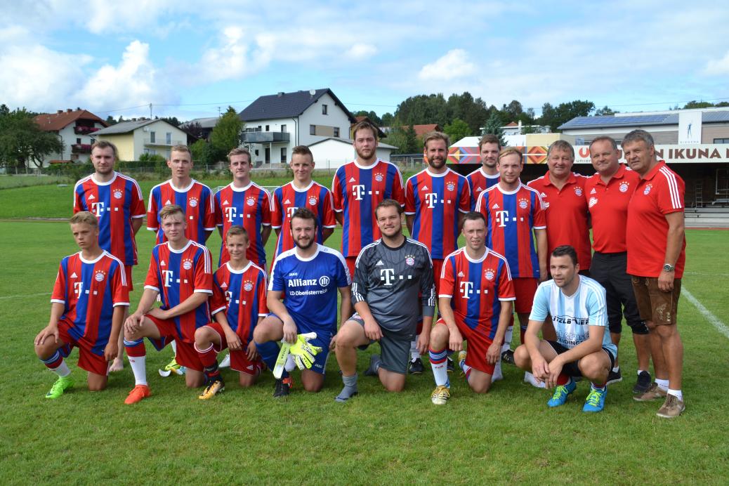 Fussball Legenden vs Fanclub Auswahl