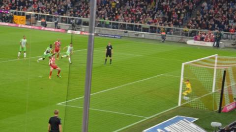 FC BAYERN  vs  VfL  Wolfsburg