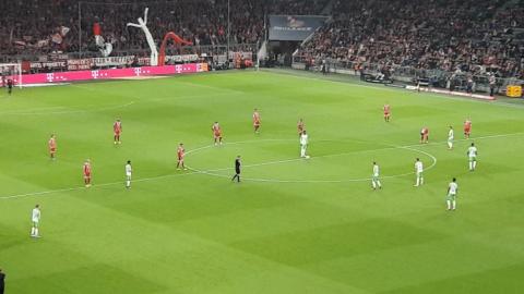 FC BAYERN  vs  VfL  Wolfsburg