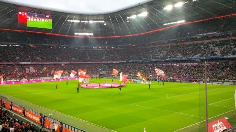 FC BAYERN  vs  FC Augsburg