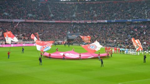 FC BAYERN  vs  FC Augsburg