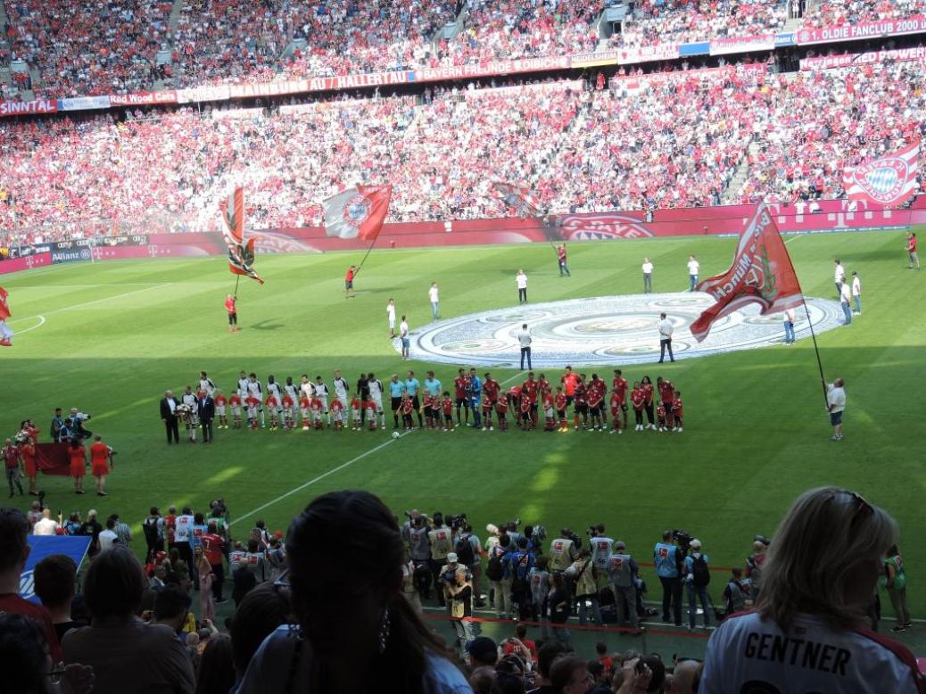 FC BAYERN  vs  Vfb Stuttgart