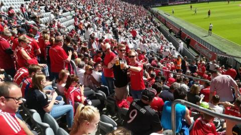 FC BAYERN  vs  Eintracht Frankfurt