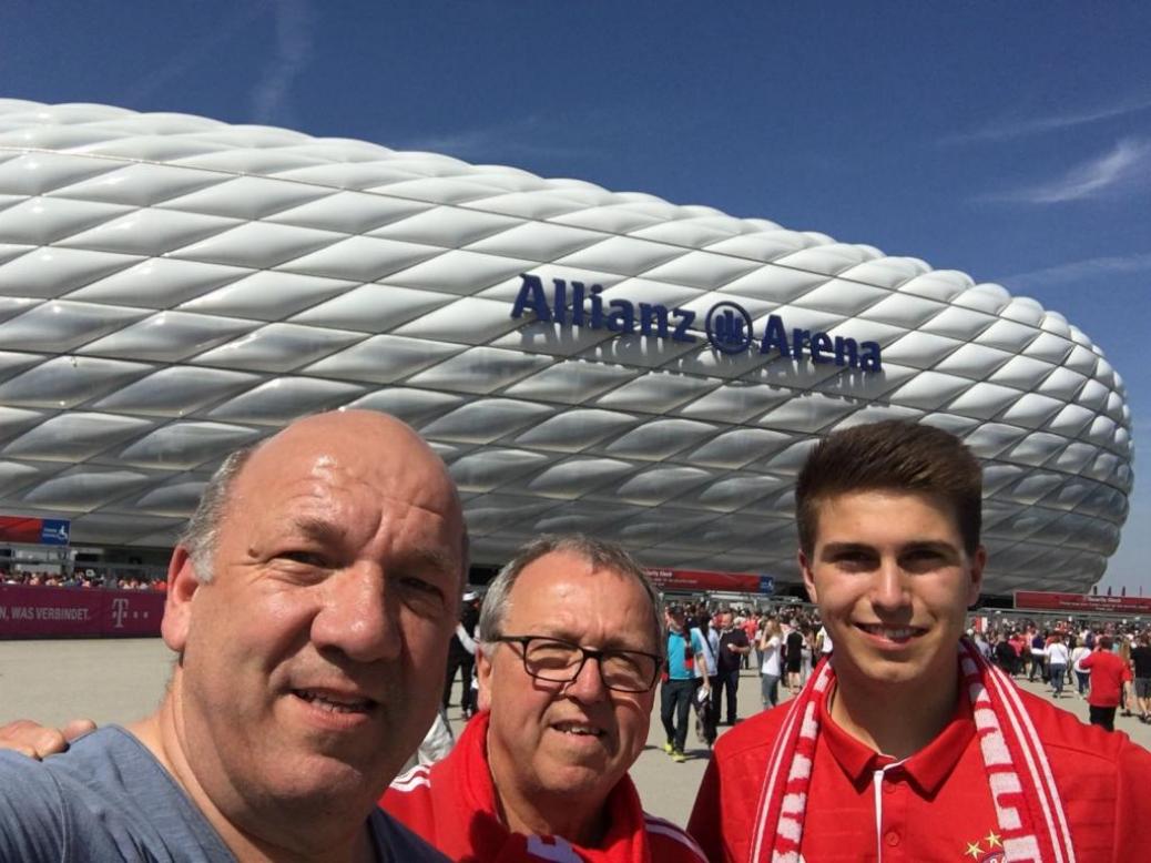 FC BAYERN  vs  Eintracht Frankfurt