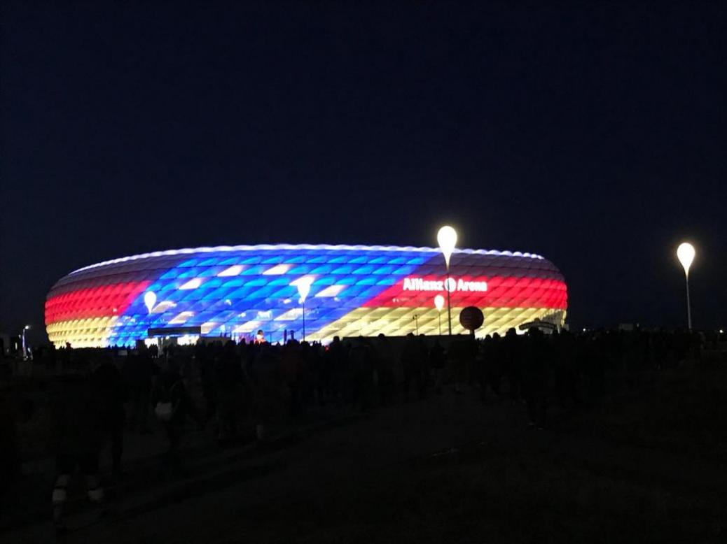 FC BAYERN  vs  FC Augsburg