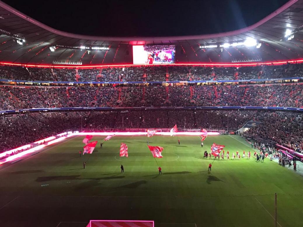 FC BAYERN  vs  FC Augsburg