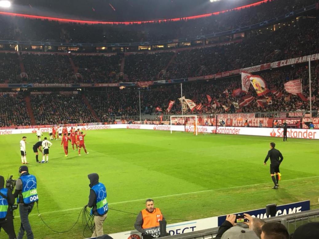 FC BAYERN  vs  Benfica Lissabon