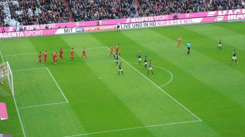 FC BAYERN  vs  Vfl Wolfsburg