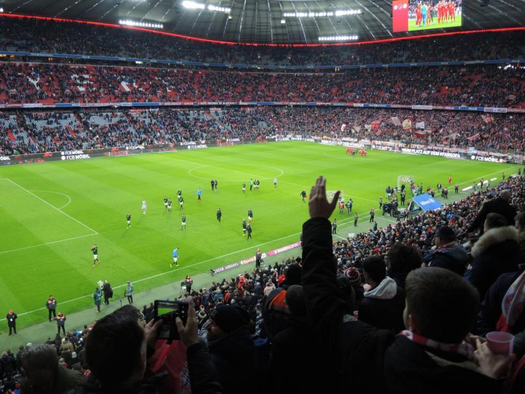 FC BAYERN  vs  Vfl Wolfsburg