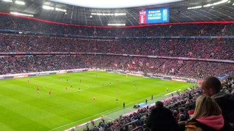 FC BAYERN  vs  Vfl Wolfsburg