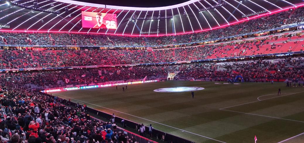 FC BAYERN  vs  Olympiacos Piräus