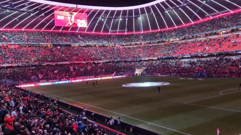 FC BAYERN  vs  Olympiacos Piräus