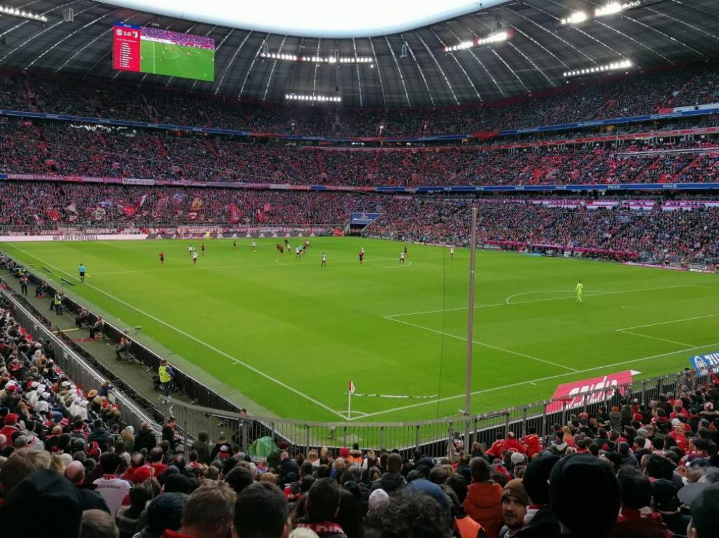 FC BAYERN  vs  FC Augsburg