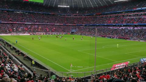 FC BAYERN  vs  FC Augsburg