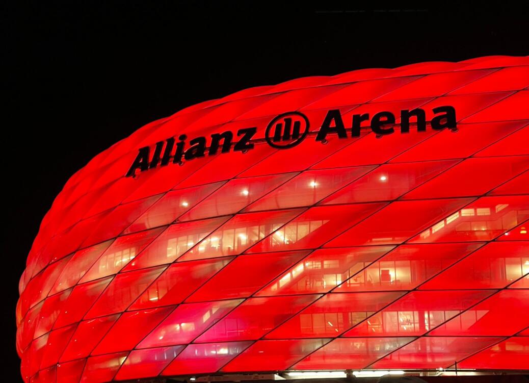 FC BAYERN  vs  FC Salzburg