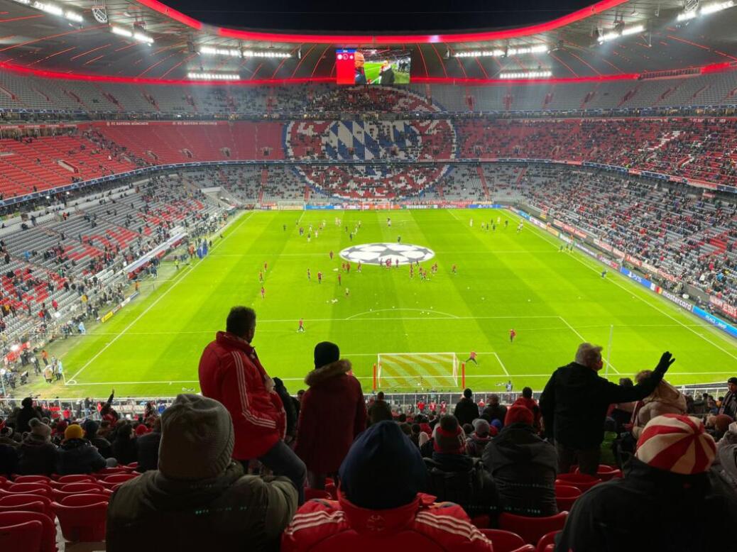 FC BAYERN  vs  FC Salzburg