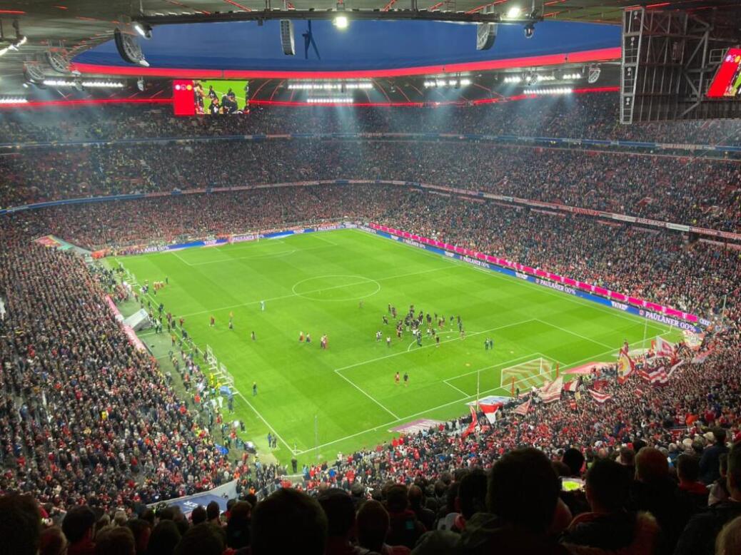 FC BAYERN  vs  Borussia Dortmund