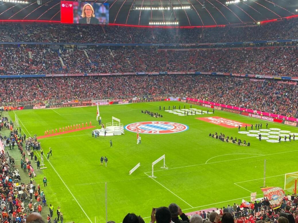 FC BAYERN  vs  Vfb Stuttgart