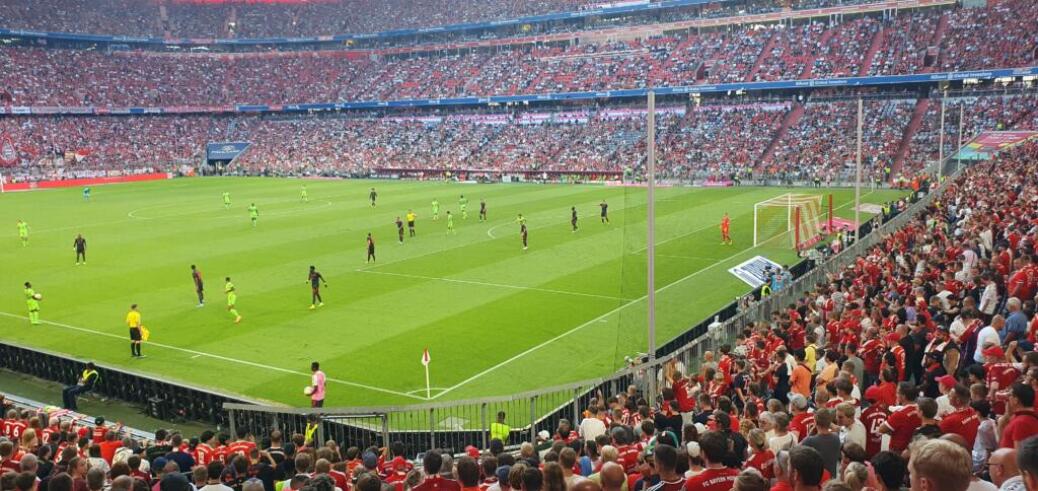 FC BAYERN  vs  VFl Wolfsburg