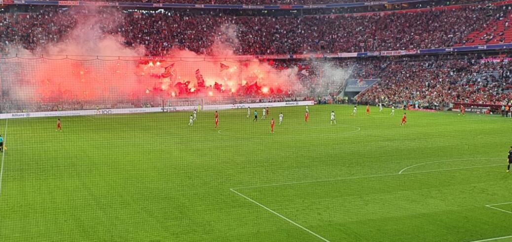 FC BAYERN  vs  Borussia Mönchengladbach