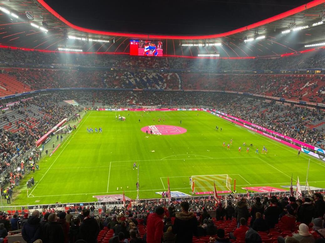 FC BAYERN  vs  1.FC Köln