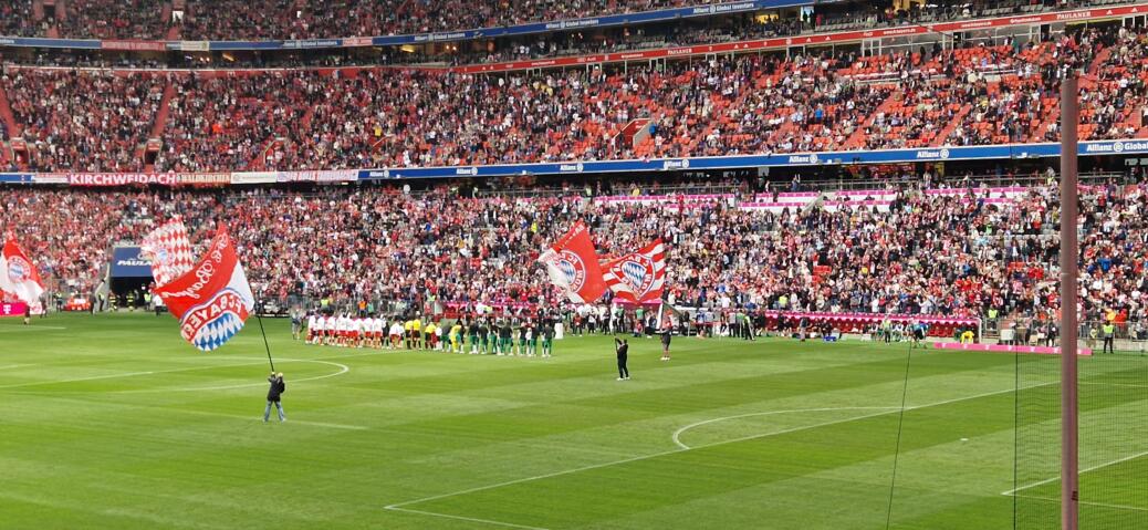 FC BAYERN  vs  FC Augsburg