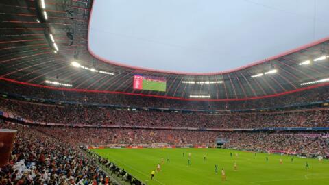 FC BAYERN  vs  FC Augsburg